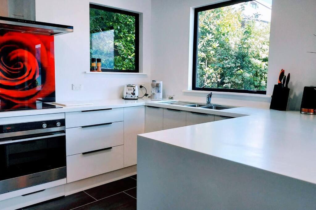 Stunning Home With Amazing Wakatipu Lake Views Queenstown Buitenkant foto