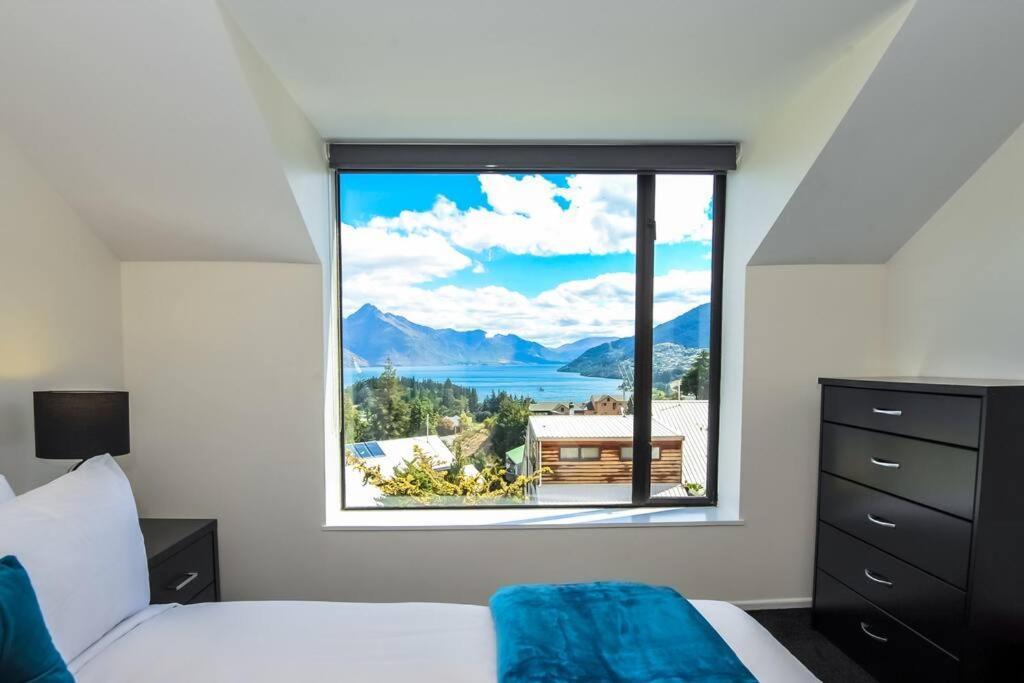 Stunning Home With Amazing Wakatipu Lake Views Queenstown Buitenkant foto