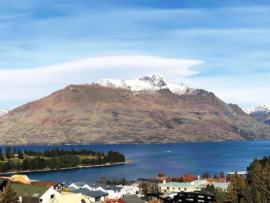 Stunning Home With Amazing Wakatipu Lake Views Queenstown Buitenkant foto